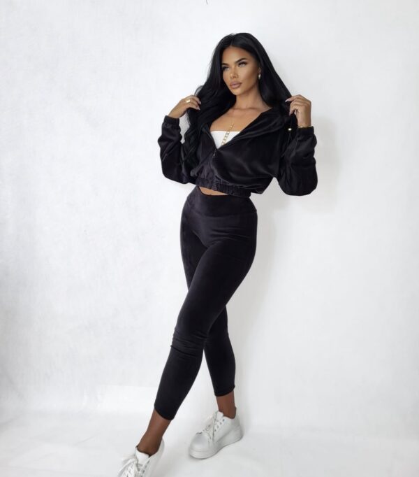 Black Velour Set – Sweatshirt and Leggings