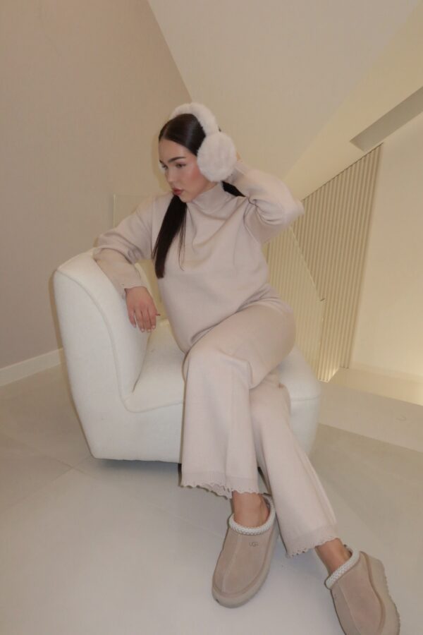 Beige set “Natural Simplicity” with turtleneck