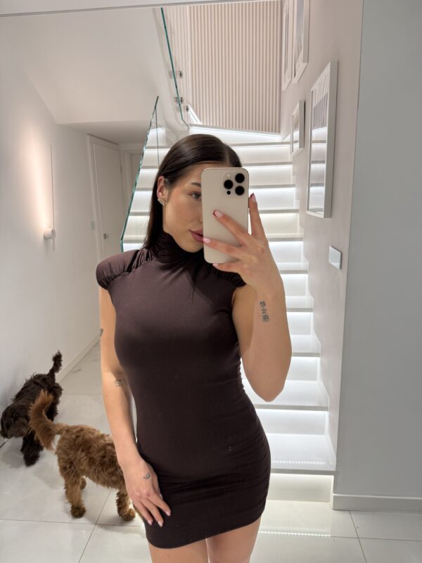 Brązowa Sukienka Z Pufkami