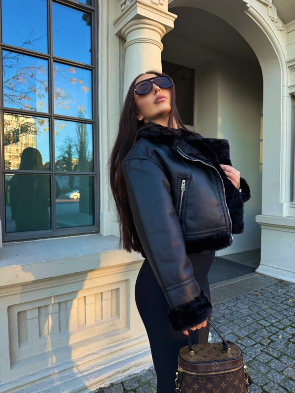 Kurtka „Oslo” – czarna skórzana z futerkiem