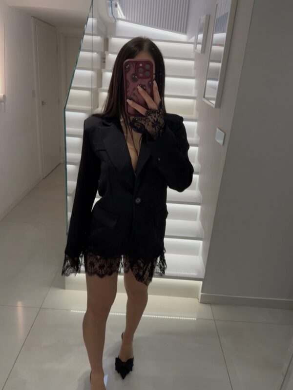 Schwarze Spitzenjacke